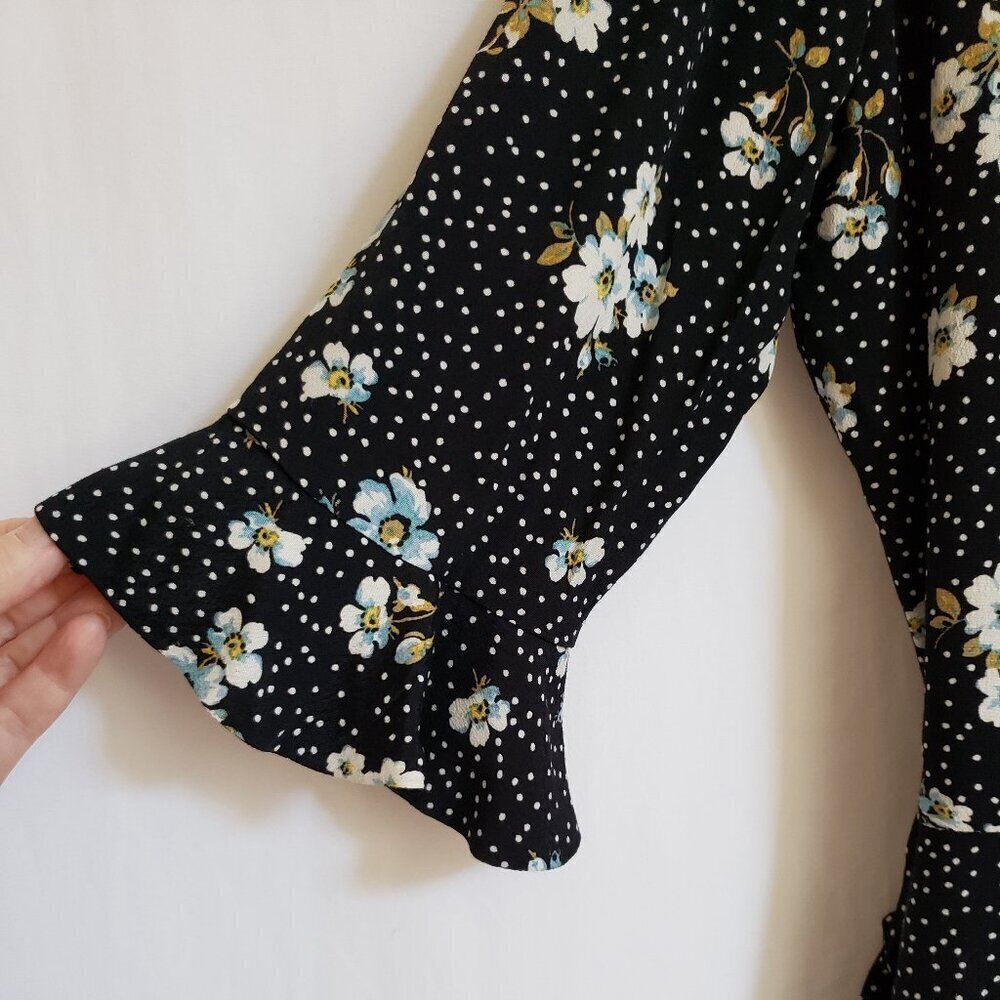 Loft - Black, Blue and White Floral Romper. Size 2 - Picture 3 of 7